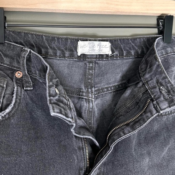 Black distressed free people jeans - Picture 2 of 4